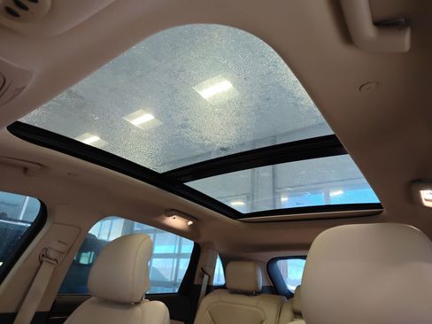 Used 2019 Lincoln Nautilus Reserve image 11