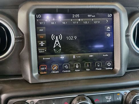 Used 2023 Jeep Wrangler Unlimited Sahara w/ Cold Weather Group AWD/4WD image 16
