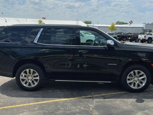 Used 2024 Chevrolet Tahoe Premier w/ Premium Package AWD/4WD image 9