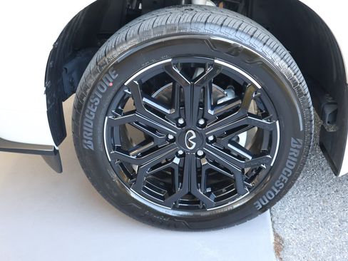 Certified 2026 INFINITI QX80 4WD image 14