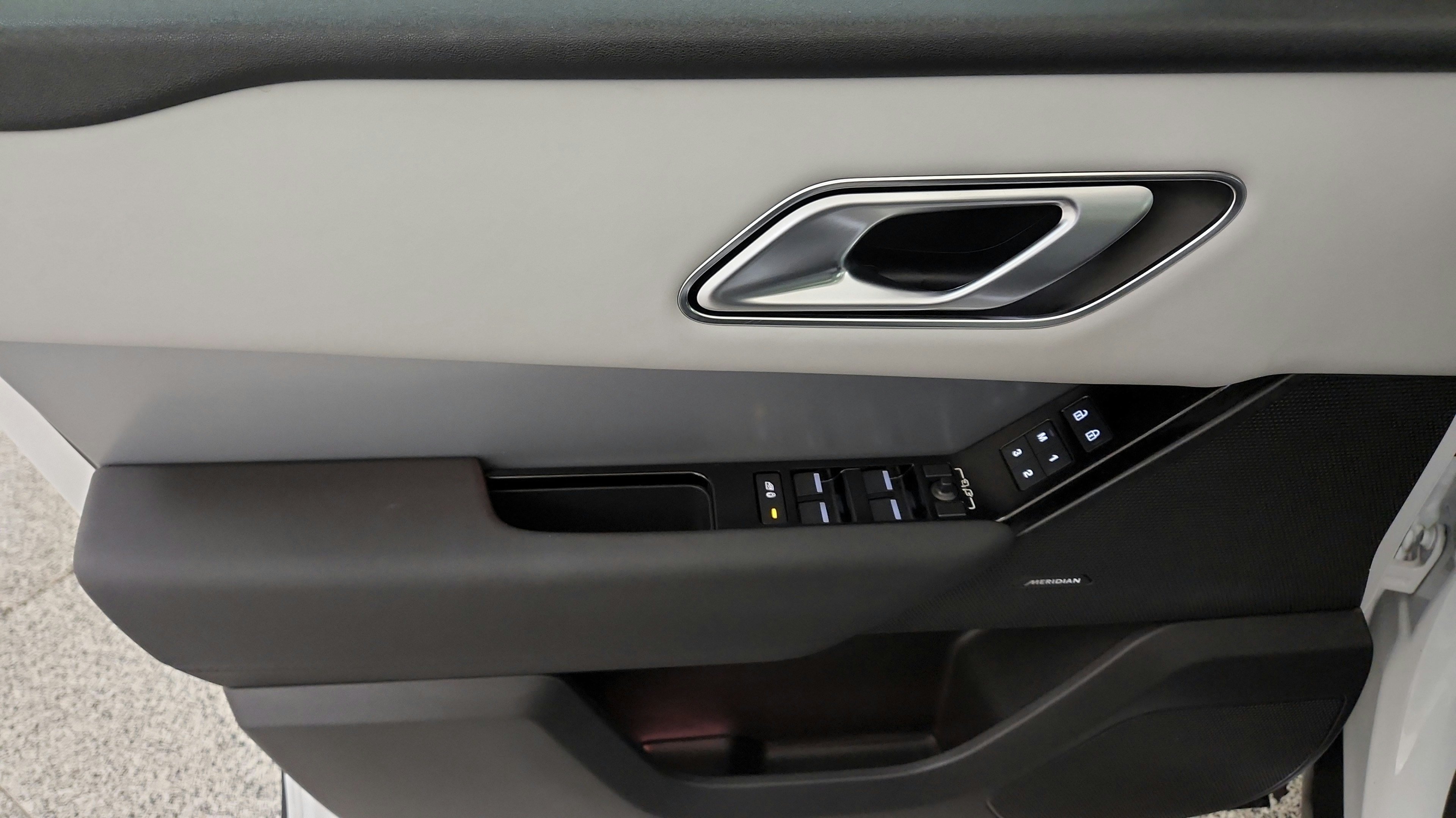 Used 2024 Land Rover Range Rover Velar S AWD/4WD image 19