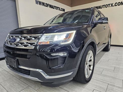 Used 2019 Ford Explorer Limited w/ Class III Trailer Tow Package FWD image 2
