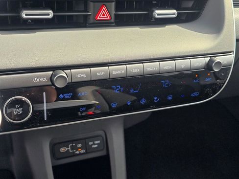 New 2025 Hyundai Ioniq 5 SE image 24