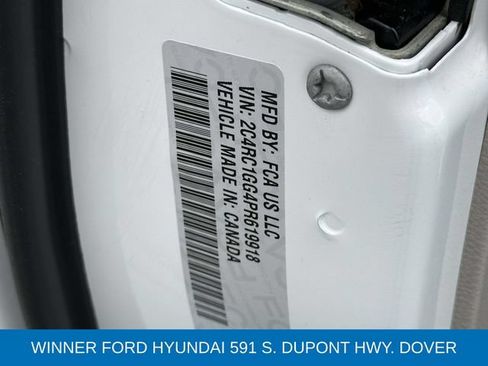 Used 2023 Chrysler Pacifica Limited FWD image 13