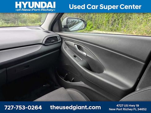 Used 2018 Hyundai Elantra GT w/ Style Package 02 FWD image 18