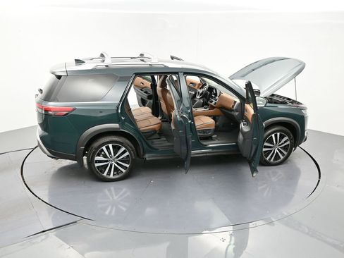 Used 2025 Nissan Pathfinder Platinum w/ Cargo Package AWD/4WD image 31