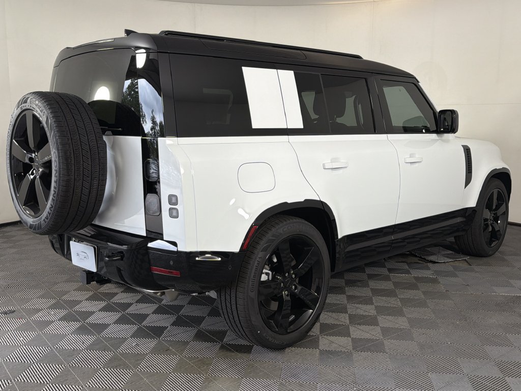 New 2026 Land Rover Defender 110 X-Dynamic SE AWD/4WD image 7