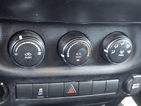 Used 2013 Jeep Wrangler Sport AWD/4WD image 10