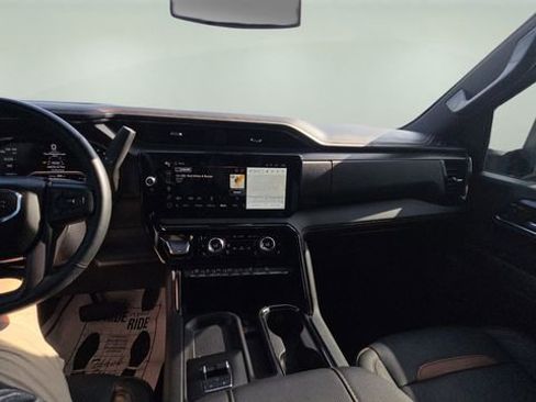 Used 2024 GMC Sierra 2500 AT4 w/ AT4 Preferred Package image 32