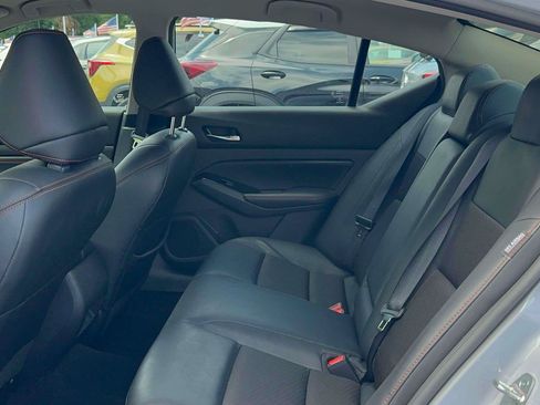 Used 2023 Nissan Altima 2.5 SR FWD image 10