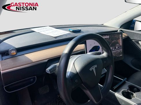 Used 2020 Tesla Model Y Long Range image 11