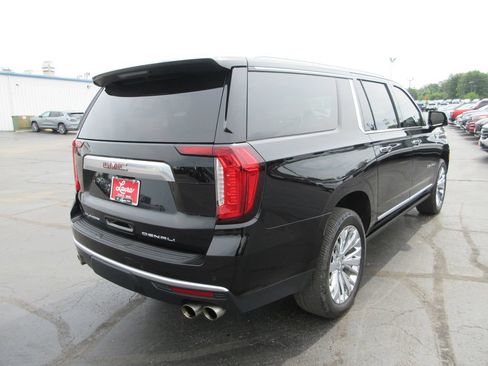 Certified 2021 GMC Yukon XL Denali w/ Denali Premium Package AWD/4WD image 7