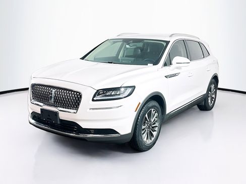 Used 2021 Lincoln Nautilus FWD w/ Equipment Group 101A image 3