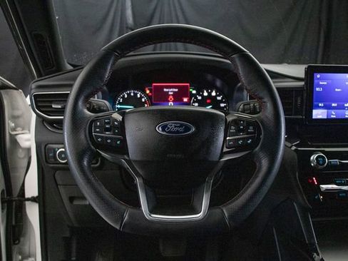 Used 2024 Ford Explorer ST-Line w/ Class IV Trailer Tow Package image 25