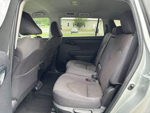 Certified 2024 Toyota Highlander LE AWD/4WD image 14