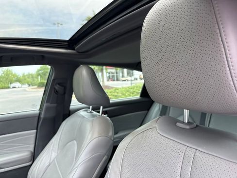Used 2019 Toyota Avalon Limited FWD image 8