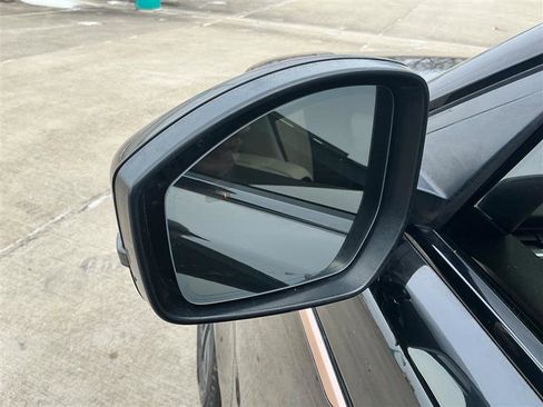 Used 2018 Land Rover Range Rover Velar R-Dynamic SE image 14