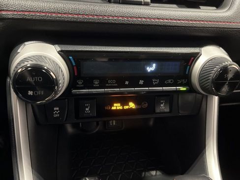 Used 2023 Toyota RAV4 SE w/ Weather & Moonroof Package image 19