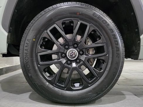 Used 2024 Toyota Tundra Limited AWD/4WD image 22