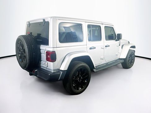 Used 2023 Jeep Wrangler Sahara w/ Cold Weather Group image 9