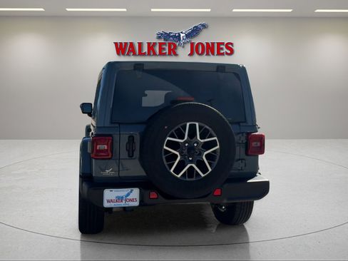 Used 2024 Jeep Wrangler Sahara image 4