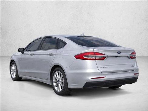 Used 2019 Ford Fusion SE FWD image 5