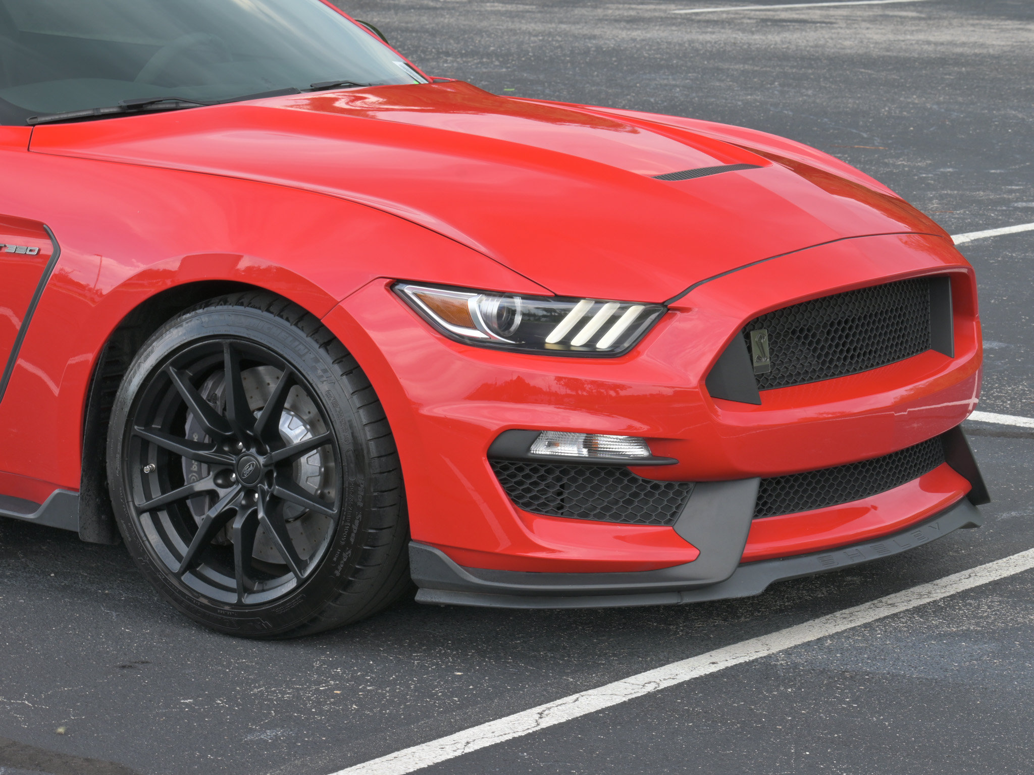 Used 2016 Ford Mustang Shelby GT350 w/ Track Package RWD image 27