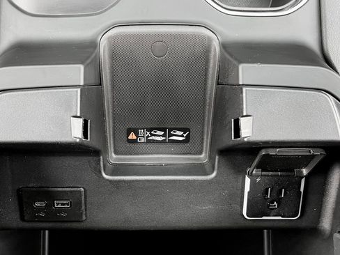 Used 2025 GMC Sierra 2500 Denali image 26