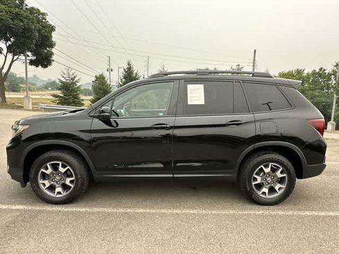 Used 2022 Honda Passport TrailSport image 2
