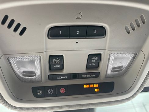 Used 2019 Chevrolet Traverse Premier w/ Driver Confidence II Package image 27