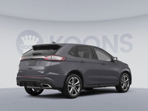 Used 2018 Ford Edge SE image 4