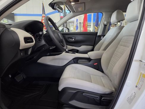 New 2026 Honda HR-V LX image 7