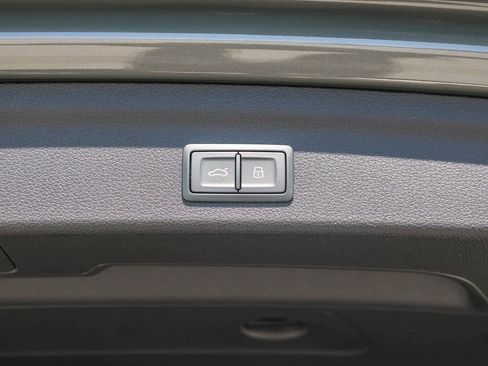 New 2025 Audi Q3 2.0T Premium image 46