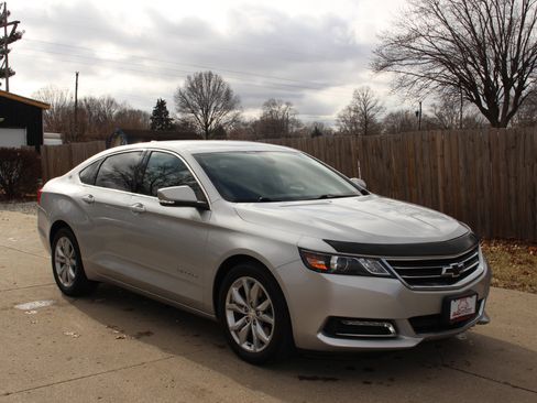 Used 2018 Chevrolet Impala LT image 2