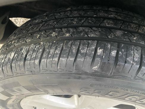 Used 2013 Toyota RAV4 XLE AWD/4WD image 13