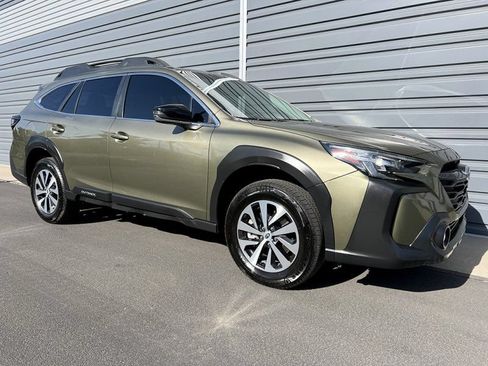 Used 2024 Subaru Outback Premium AWD/4WD image 16