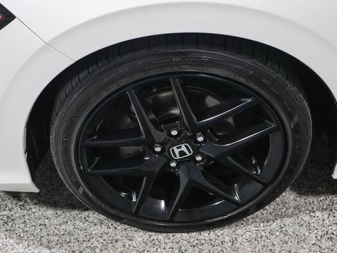 Used 2025 Honda Civic Sport image 11