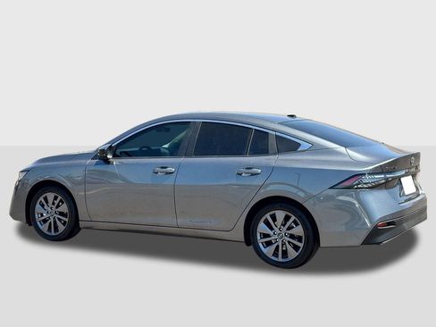 New 2026 Nissan Sentra SL FWD image 3