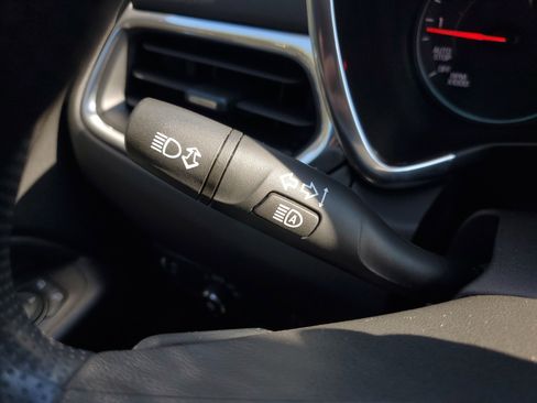 Used 2020 Chevrolet Equinox LT image 29