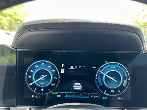 New 2026 Hyundai Elantra Limited FWD image 14