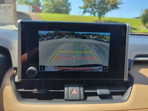 Used 2024 Toyota RAV4 LE FWD image 21