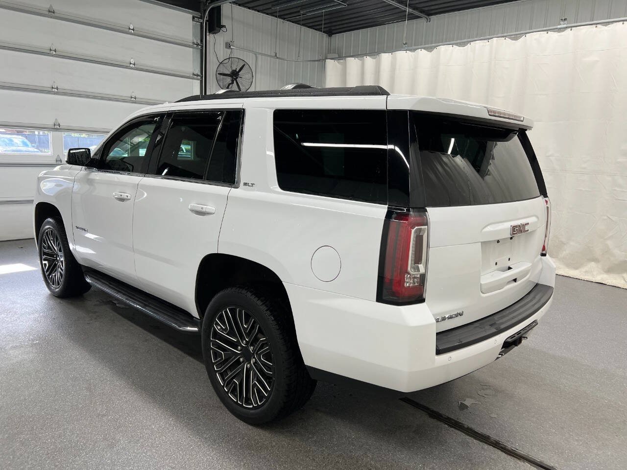 Used 2019 GMC Yukon SLT AWD/4WD image 6