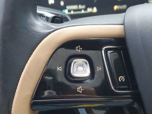 Used 2022 Lincoln Corsair Reserve image 12