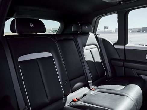 Used 2023 Rolls-Royce Cullinan image 46