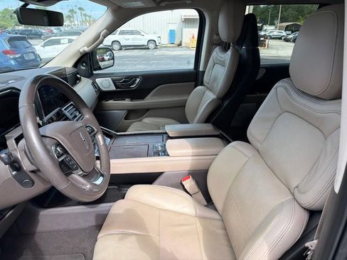 Used 2023 Lincoln Navigator Reserve RWD image 11