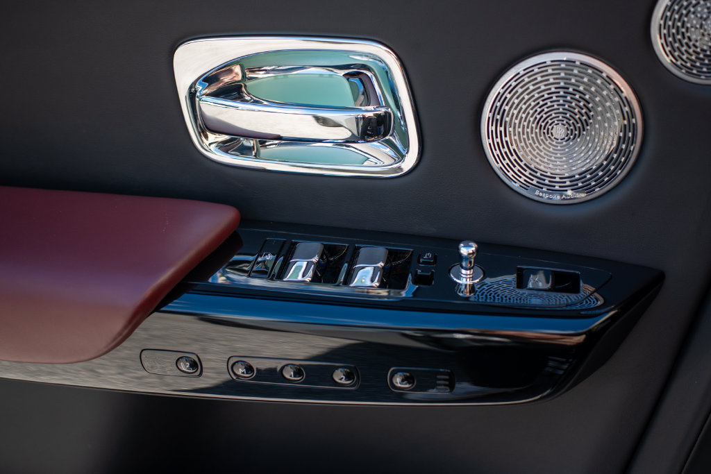 Used 2024 Rolls-Royce Phantom Sedan RWD image 16