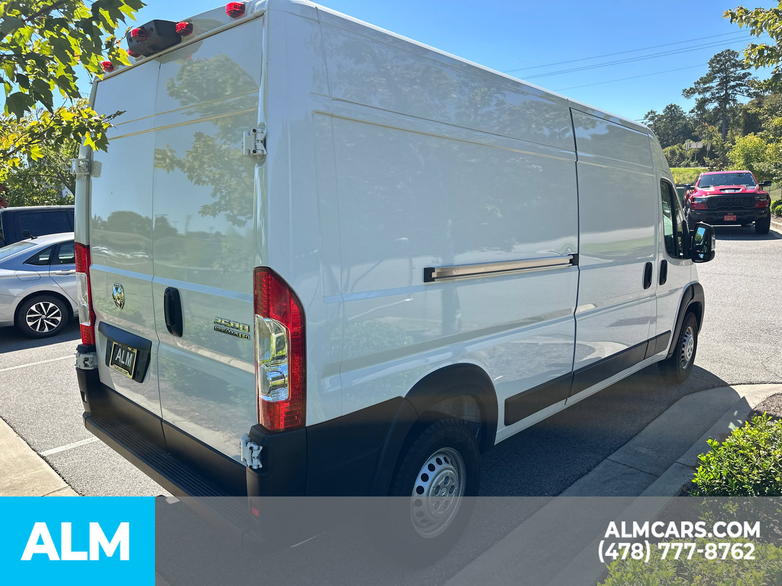 Used 2025 RAM ProMaster 2500 w/ Convenience Group FWD image 11