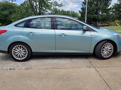 Used 2012 Ford Focus SEL FWD image 2