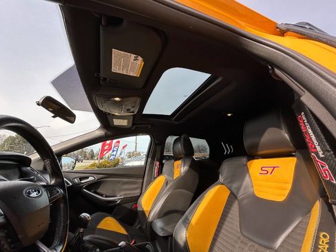 Used 2015 Ford Focus ST w/ Equipment Group 401A image 40