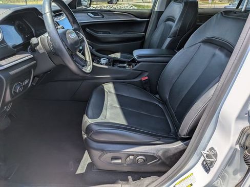 Used 2022 Jeep Grand Cherokee L Limited RWD image 16